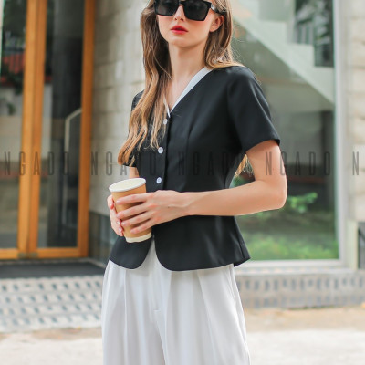 Áo đen cổ viền trắng NGADO