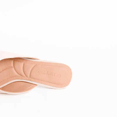 Dép bít đầu Biti