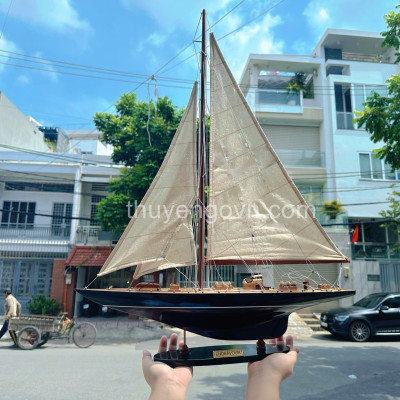 Mô hình thuyền gỗ phong thủy, thuyền buồm trang trí ENDEAVOUR PAINTED, thuyền gỗ trang trí hàng chính hãng