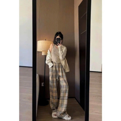 Quần suông kẻ, hàng quảng châu, chất vải mềm mịn, Quần ống rộng kiểu dáng trẻ trung, phù hợp nhiều lứa tuổi, từ 40-65kg