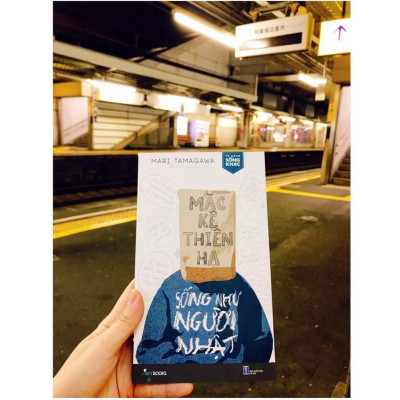 Sách - Mặc Kệ Thiên Hạ - Sống Như Người Nhật - Mari Tamagawa - AZ Việt Nam