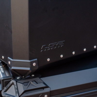 Thùng nhôm bên hông xe máy LS2