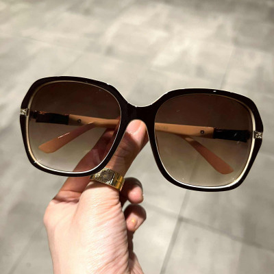 Kính râm/Kính mát nữ thời trang cao cấp thiết kế dáng trẻ trung, sành điệu + Tặng hộp đựng , khăn lau