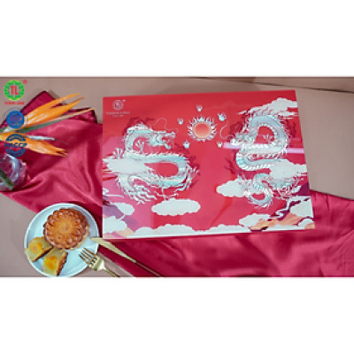 Hộp bánh trung thu Long Vân 1080g gồm 4 bánh (220g) - Thành Long - Tặng 1 hộp trà - Việt Nam