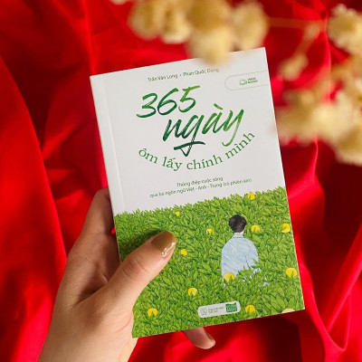 Sách 365 Ngày Ôm Lấy Chính Mình - Skybooks - BẢN QUYỀN