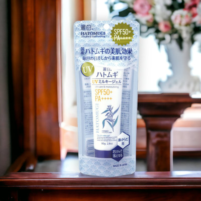 Kem Chống Nắng Cấp Ẩm Dưỡng Sáng Da Chiết Xuất Hạt Ý Dĩ Hatomugi (80 G)