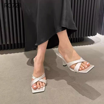 Dép nữ quai chéo, gót nhọn ROSATA RO721 - 7p - Đen, Kem - BKSTORE