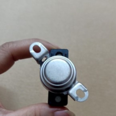 CẢM BIẾN GIỚI HẠN NHIỆT ĐỘ (RƠLE NHIỆT MÀU TRẮNG) DÙNG CHO MÁY SẤY ELECTROLUX  – HÀNG CHÍNH HÃNG