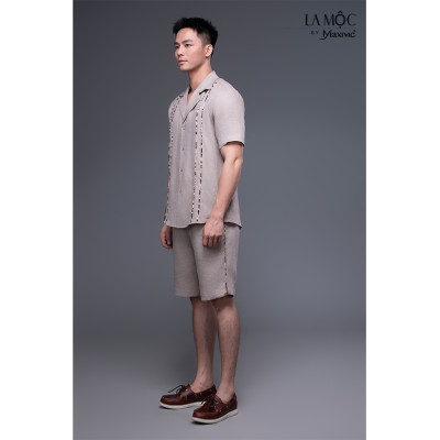 Quần nam linen kem sẫm ngắn viền sườn 
