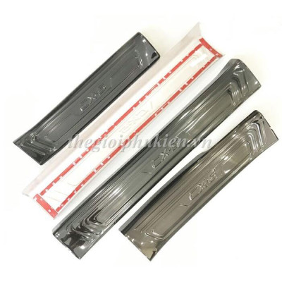 BỘ SẢN PHẨM Nẹp bước chân và ốp chống trầy cốp Mazda CX5, CX-5 2018 - Mẫu Titan