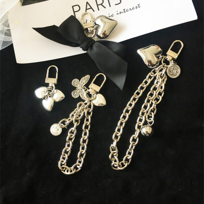 Strap đeo quần áo cài giày charm trái tim 3D phong cách thời trang hot trend