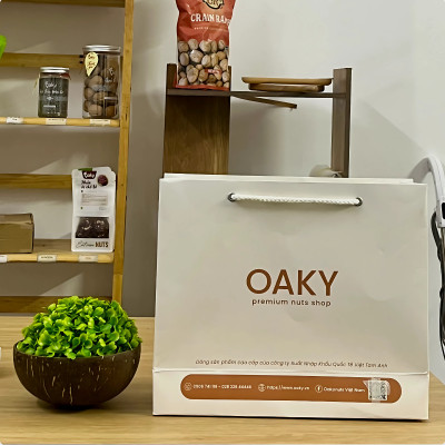 Quà Tặng Oaky - Combo Hạt Dinh Dưỡng Cao Cấp Hạnh Nhân, Nho Khô - Tặng Túi Giấy