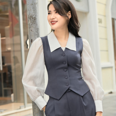 Eloise Trouser Quần cạp liền cao có đai eo, có túi hai bên.