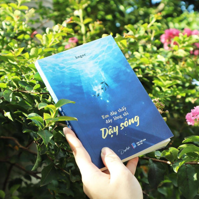 Sách - Em Đâu Thấy Đáy Lòng Tôi Dậy Sóng - AZ Việt Nam