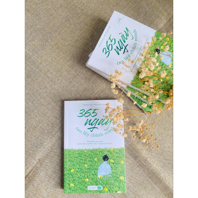 Sách 365 Ngày Ôm Lấy Chính Mình - Skybooks - BẢN QUYỀN