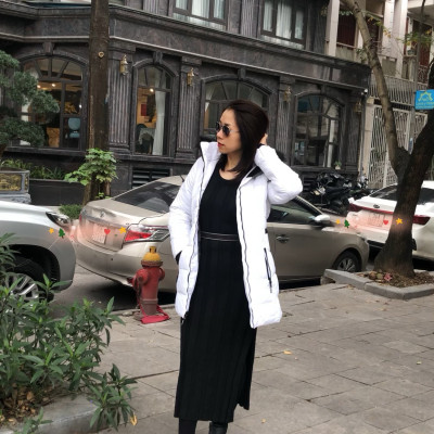 Áo khoác dài Guess size S, kiểu dáng thời trang ôm dáng, phù hợp đi làm và đi chơi, đặc biệt đến những vùng cực lạnh